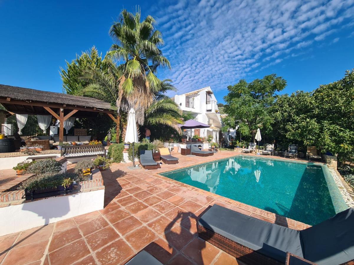 Bed and Breakfast Cortijo La Haza Iznájar Zewnętrze zdjęcie