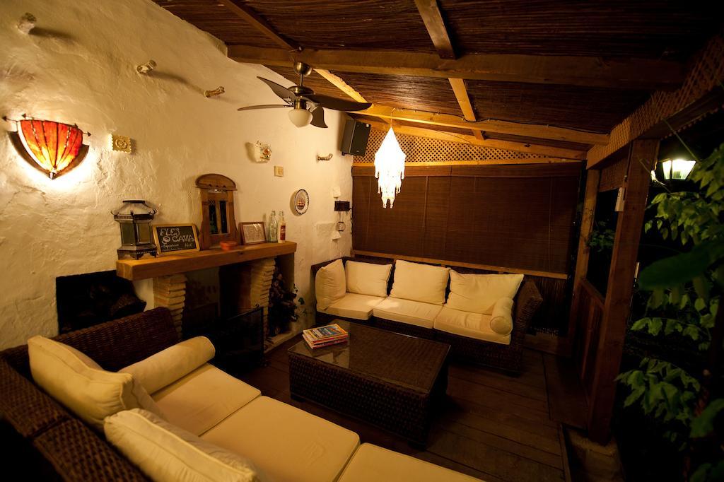 Bed and Breakfast Cortijo La Haza Iznájar Zewnętrze zdjęcie